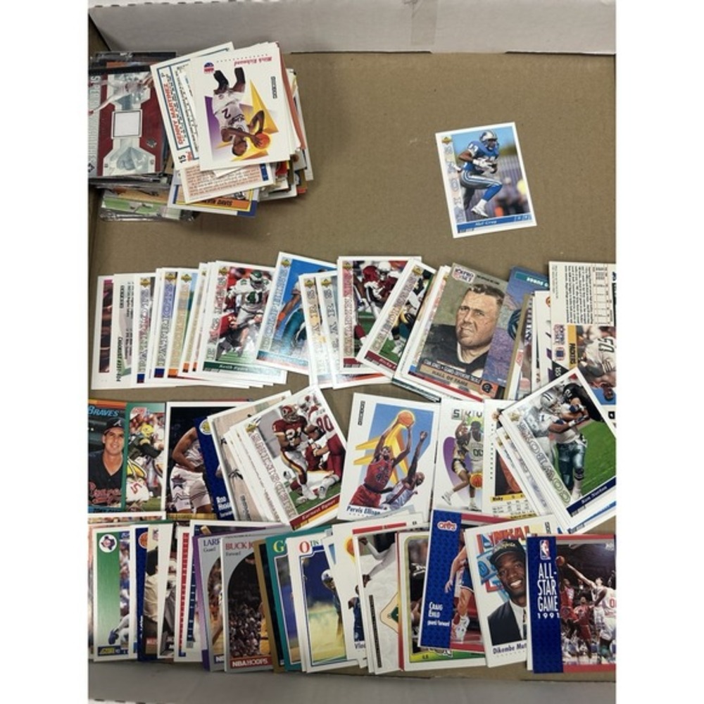 Unsearched Vintage Sports Cards Early 90's Football Basketball Baseball Random - Picture 10 of 11